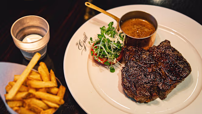 Dakota Edinburgh - 2