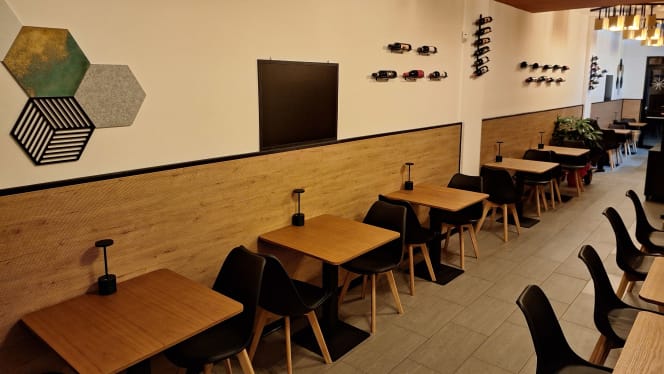 Giù upside down Restaurant - 8