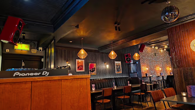 Barebone Restaurant - 4