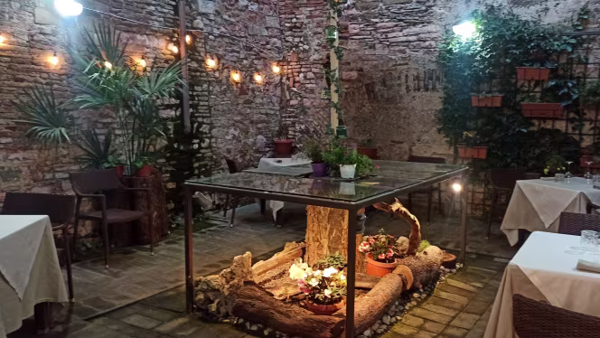 Medì Restaurant Wine & Food - 9