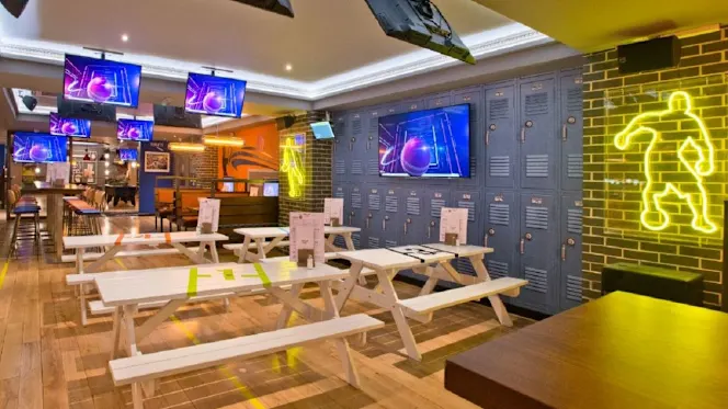 The Roundabout Old Street - 0