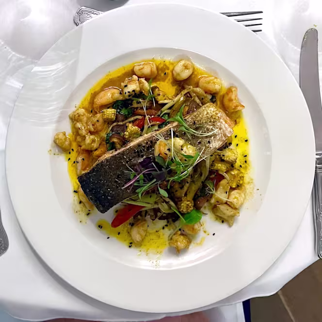 The Noble Goose Brasserie - 6