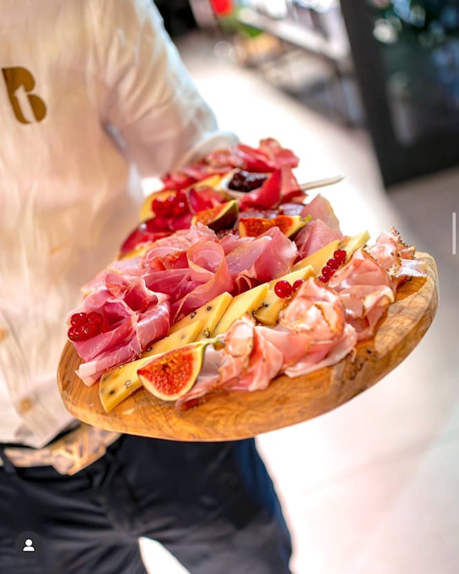 Bon Ton Lounge Bar - 2