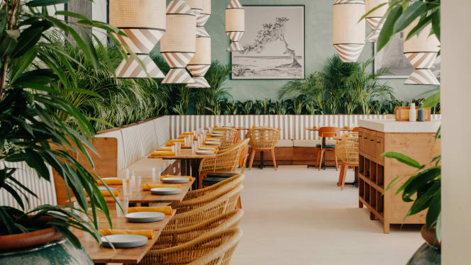 Bungalow Pool Bar & Grill Ibiza - Cala Llonga - 8