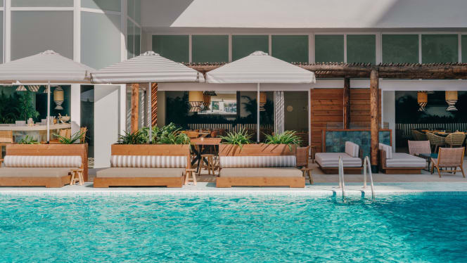 Bungalow Pool Bar & Grill Ibiza - Cala Llonga - 0