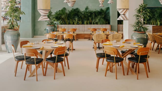 Bungalow Pool Bar & Grill Ibiza - Cala Llonga - 7