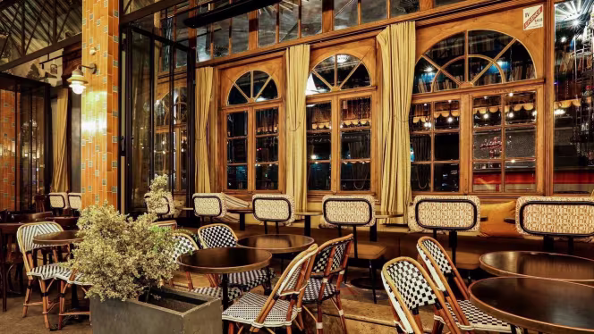 Bar Brasserie Les Blouses Blanches - Paris - 8