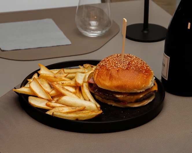 Mamaia burger and grill - 3