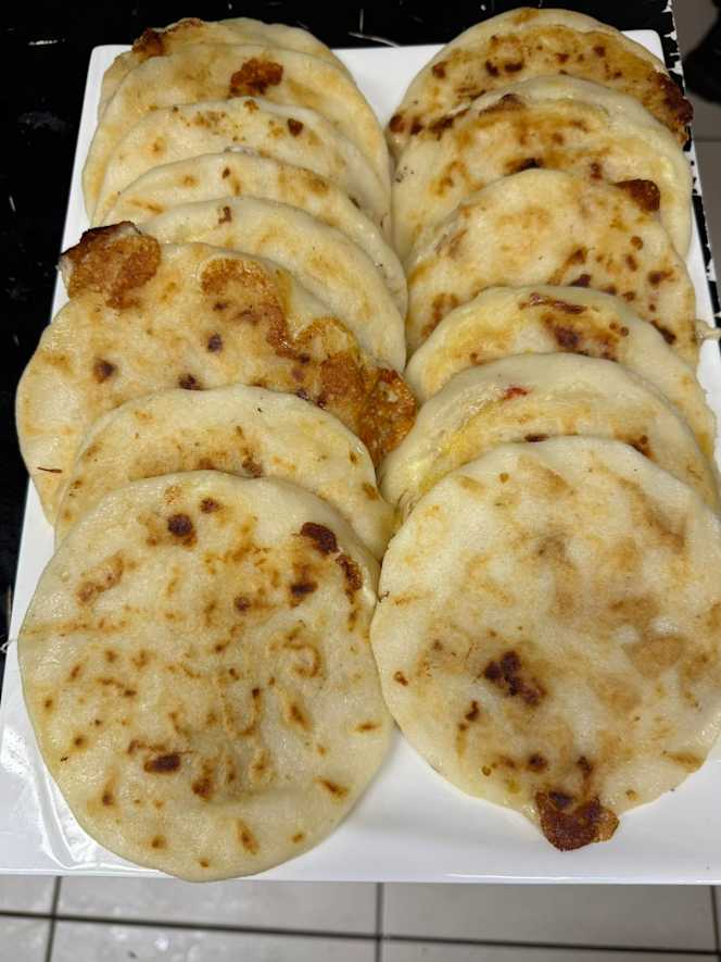 Angulo 503 Restaurante Salvadoreño - 1