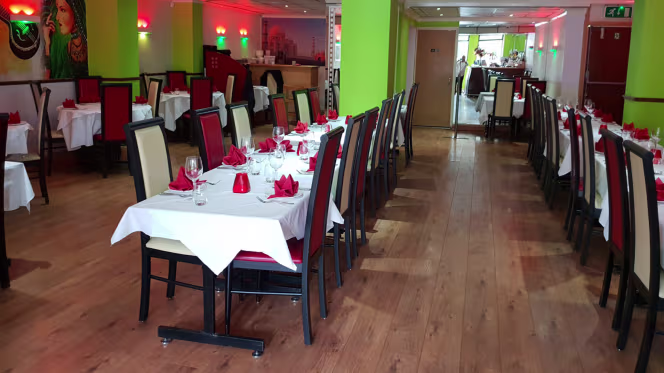 Vantage Indian Restaurant - Dunstable - 1