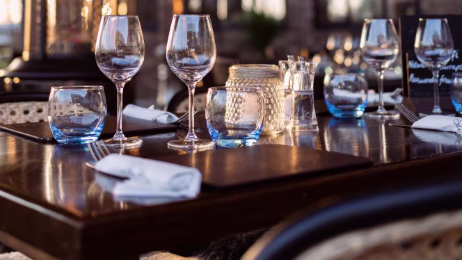 Stirrups Hotel - The Brasserie - 8