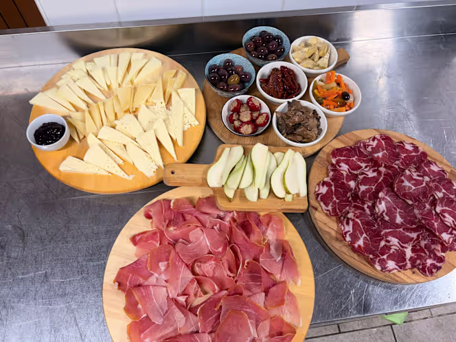 Little Rock Country Food & Drinks - 4