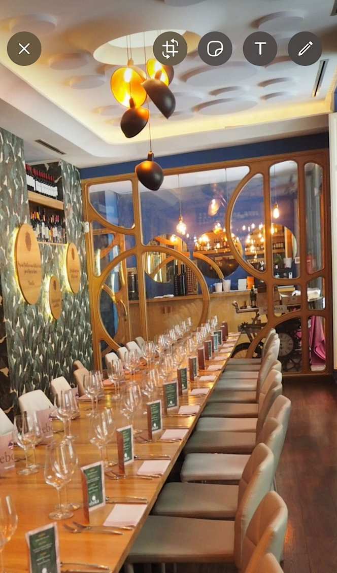 Araboka Casa de Vinos y Comidas - 2