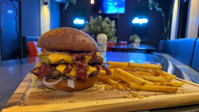 Okay Pizza Burger - 9