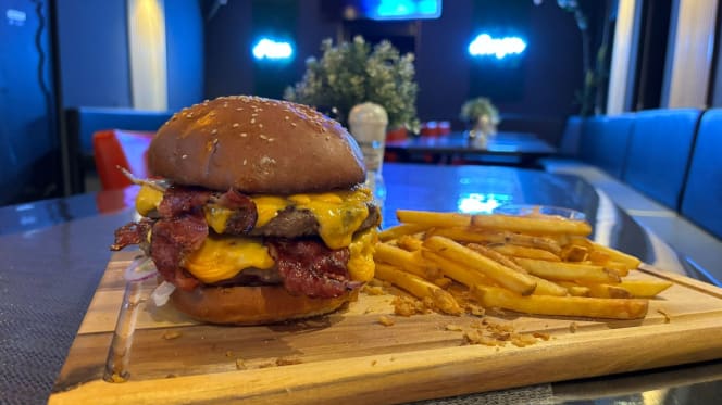 Okay Pizza Burger - 8