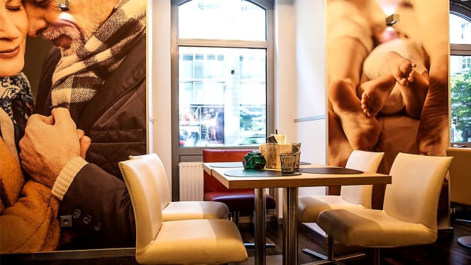 Family and Friends - Wien - 0