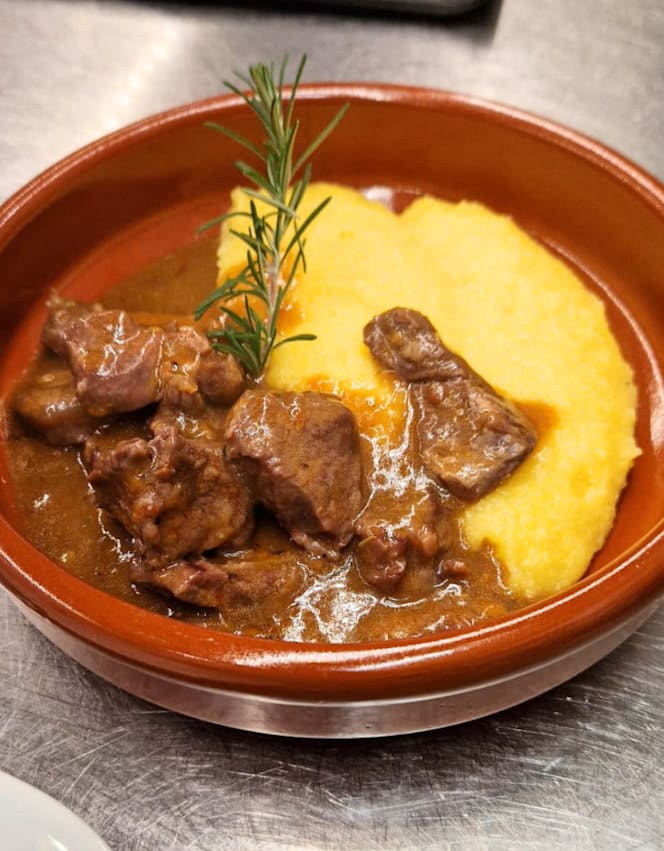 Agriturismo La Foscarina - Specialità Arrosticini e carni Ovine - 7