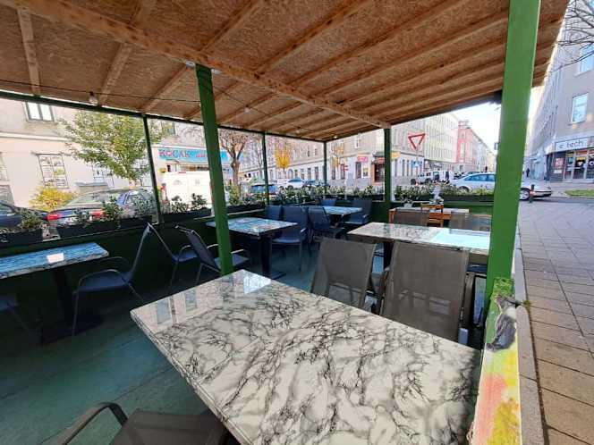 Manolyam Cafe Restaurant - 4