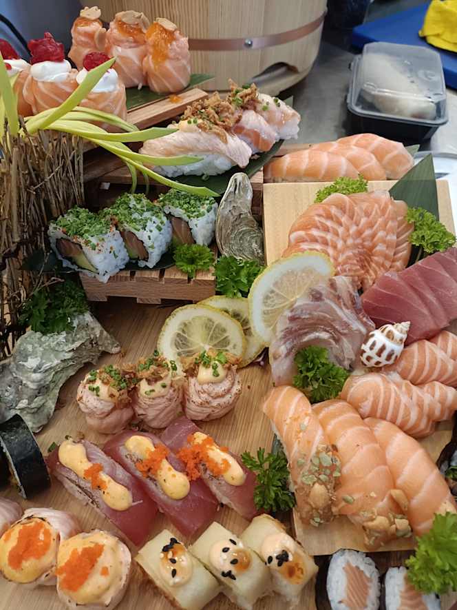 Yugo Sushi Bar & Grill - 3