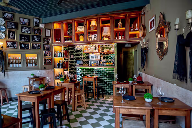 Quebra o Galho - Casa de Fado - 0
