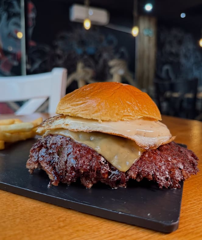 Valhalla Grill Burger Capuchinos - 8