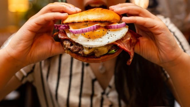 Gourmet Burger Club - Cobham - 8