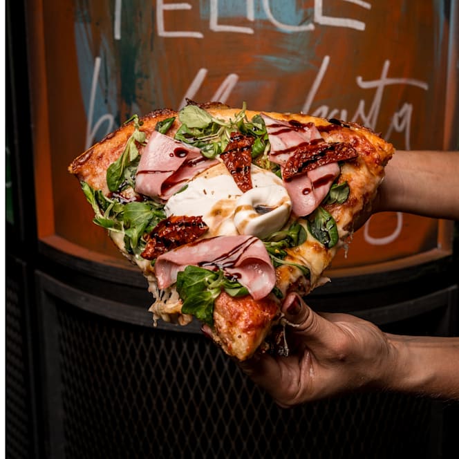 Vulcano Milano Braceria e Pizza al trancio - 1
