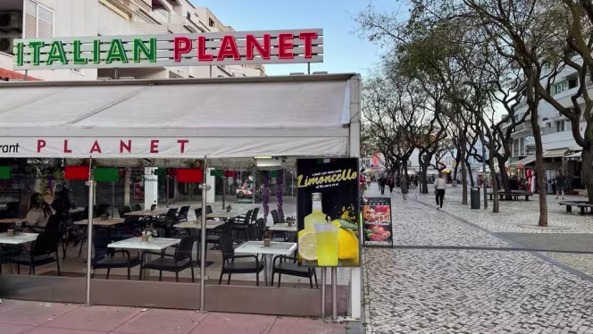 Italian Planet Restaurant - 5