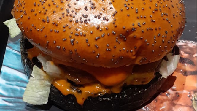 Black and White Burger - 2