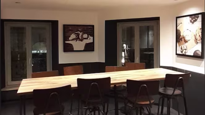 Black and White Burger - 4