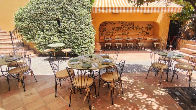 Le Patio - Hôtel la Pérouse - 9