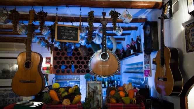 Parreirinha de Alfama - Casa de Fados - Lisboa - 4