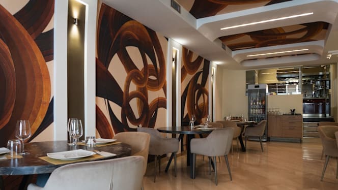 Adda indo-sushi Eatery - Matera - 9