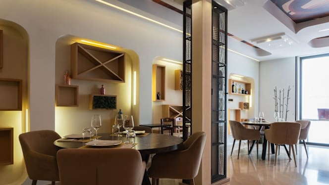 Adda indo-sushi Eatery - Matera - 7