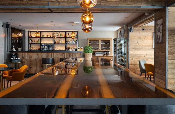 Le Pompon Bar & Restaurant - 3