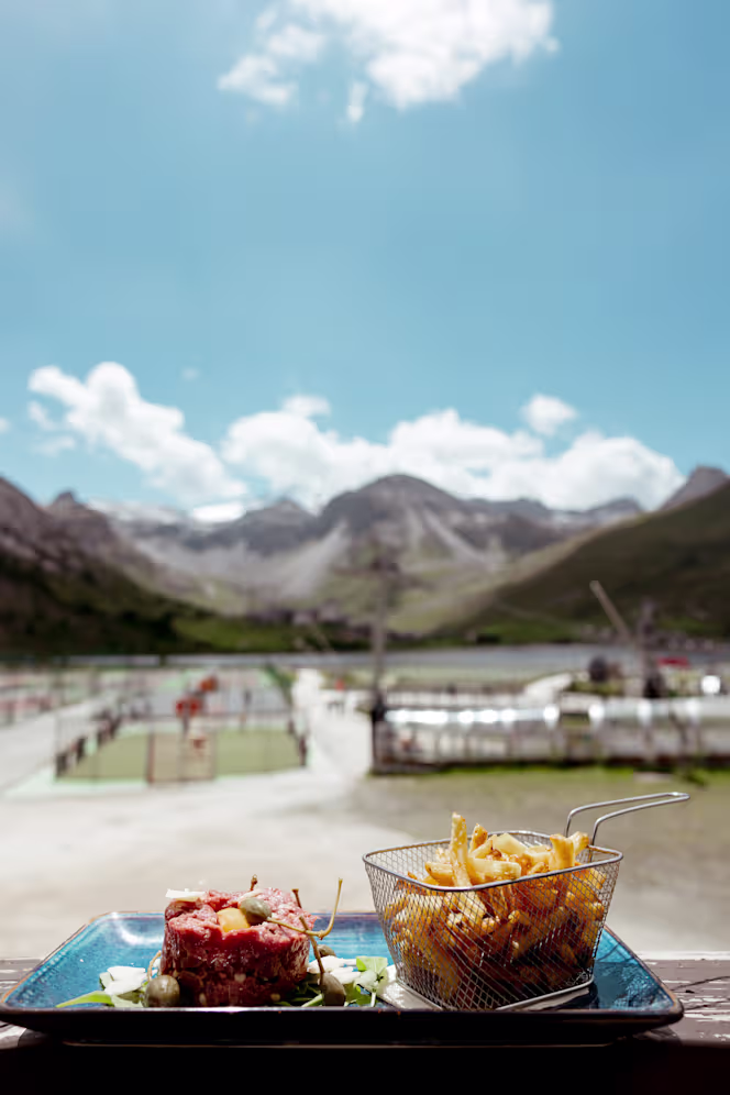 Le Pompon Bar & Restaurant - 2