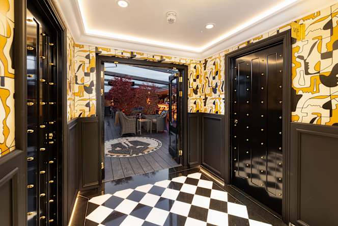 Stanley's Rooftop Bar - 5