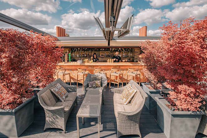 Stanley's Rooftop Bar - 2