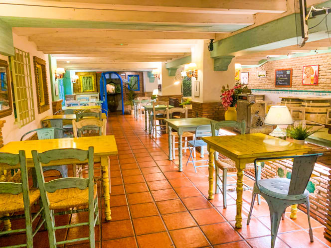 La Pataleta Bar & Grill - 8