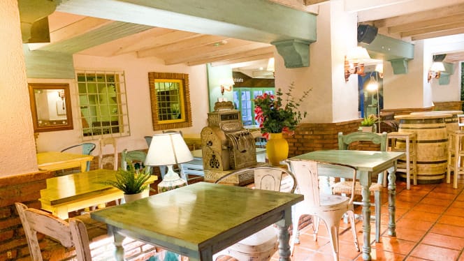 La Pataleta Bar & Grill - 6