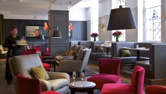 Quarter Bar & Lounge - 4