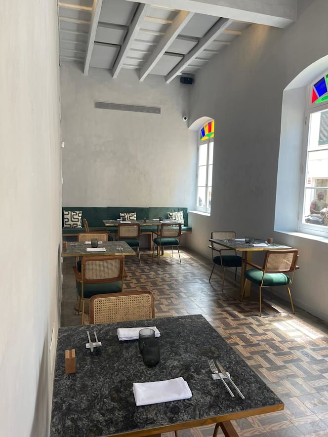 Estim Restaurant - 4