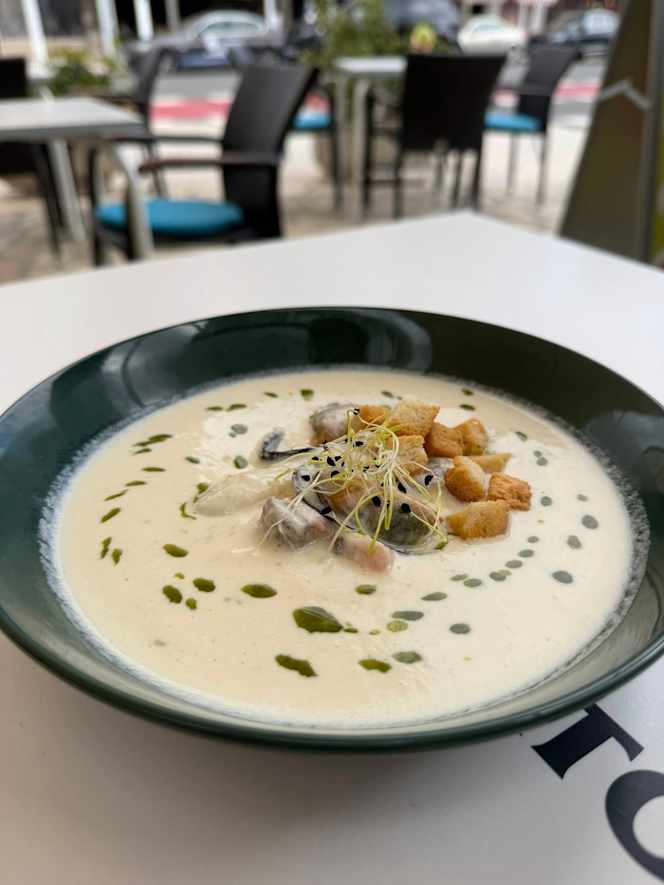 ARJAS Bistro, Lounge & Bar - 9