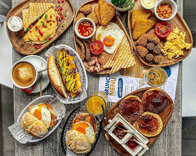 Suzie-Q Tapas-Burgers-Cocktails - 0