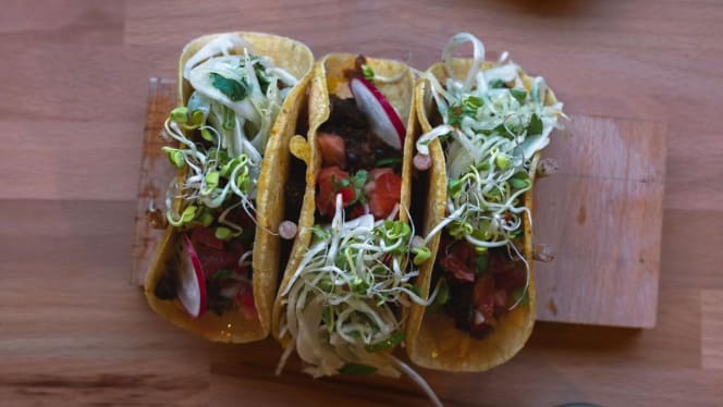 Botane Resto & Bar - 9