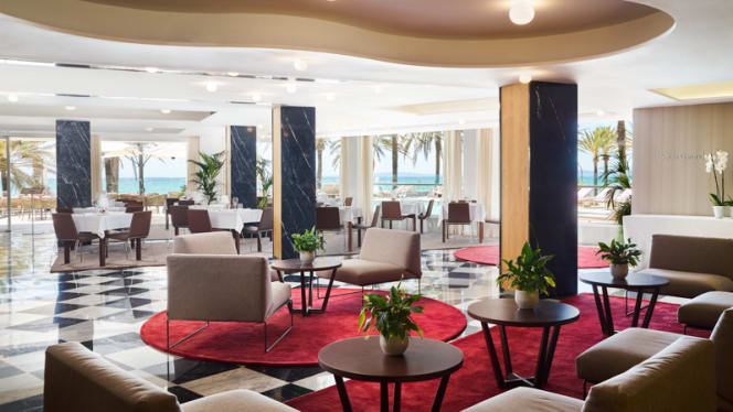 Salty Restaurant - 4