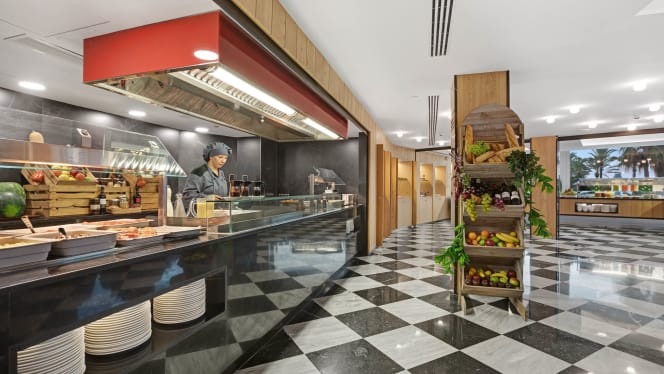 Salty Restaurant - 5