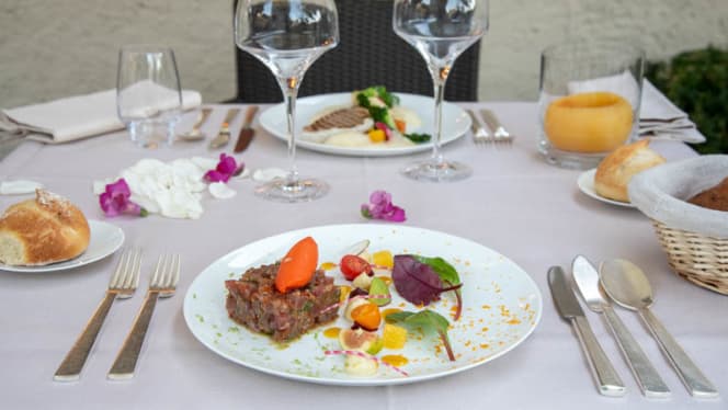 La Toque Blanche - 1