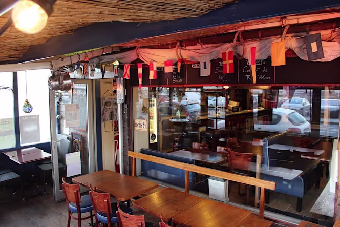 Newport Café - 4