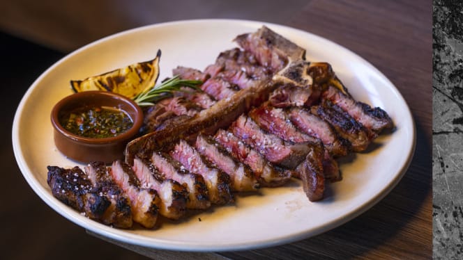 Tribuna Sports Bar - 9